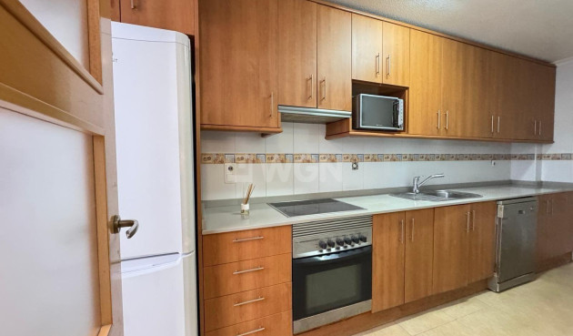 Odsprzedaż - Mieszkanie w bloku - Torrevieja