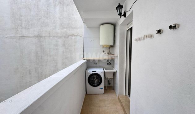 Odsprzedaż - Mieszkanie w bloku - Torrevieja