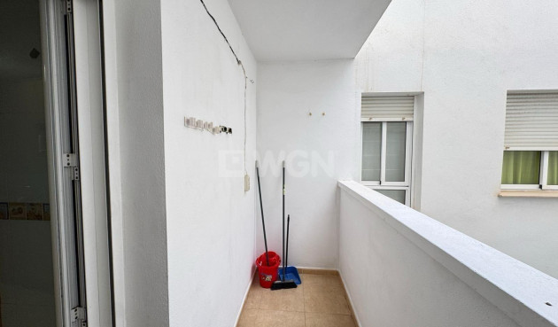 Odsprzedaż - Mieszkanie w bloku - Torrevieja