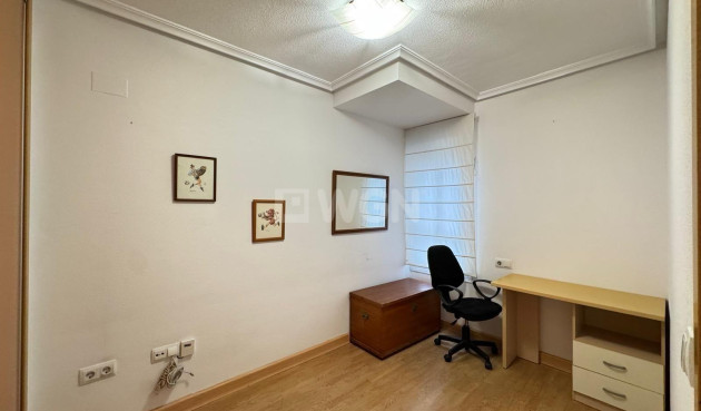 Odsprzedaż - Mieszkanie w bloku - Torrevieja