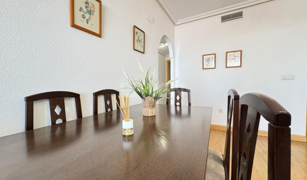 Odsprzedaż - Mieszkanie w bloku - Torrevieja