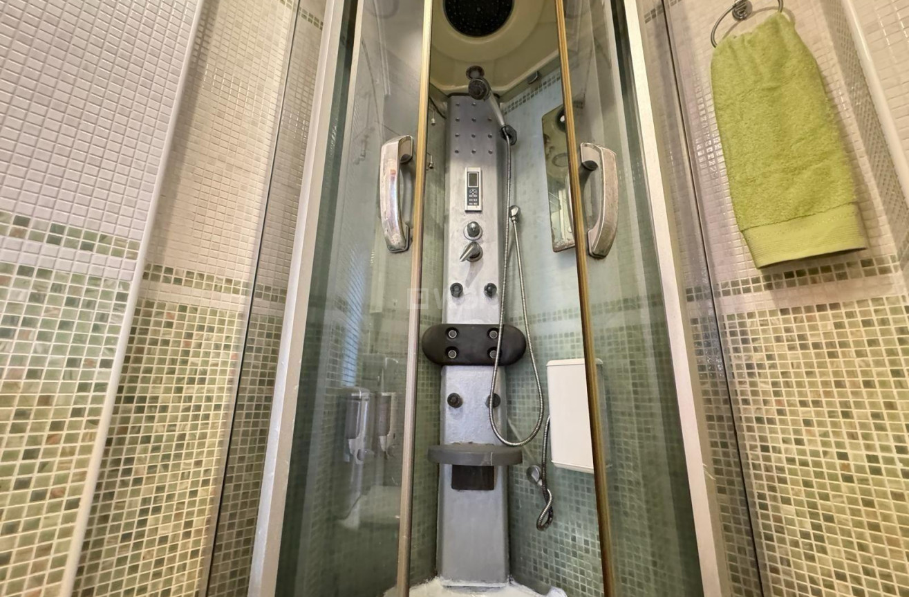 Odsprzedaż - Mieszkanie w bloku - Torrevieja