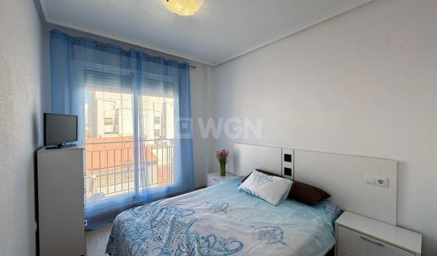 Odsprzedaż - Mieszkanie w bloku - Torrevieja