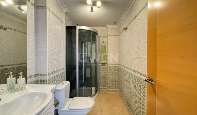 Odsprzedaż - Mieszkanie w bloku - Torrevieja