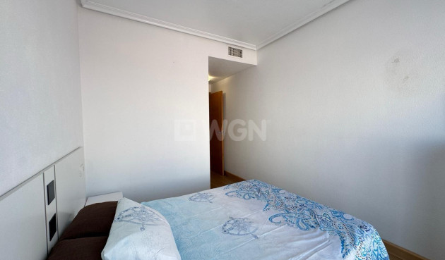 Odsprzedaż - Mieszkanie w bloku - Torrevieja