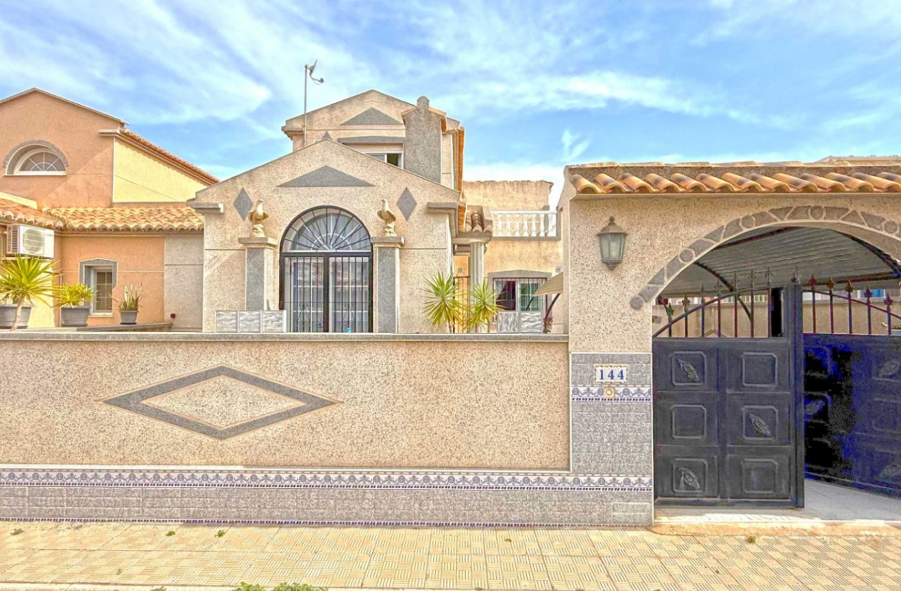 Odsprzedaż - Kamienica - Torrevieja - Costa Blanca