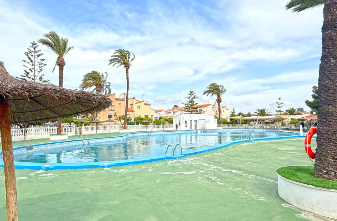 Odsprzedaż - Kamienica - Torrevieja - Costa Blanca