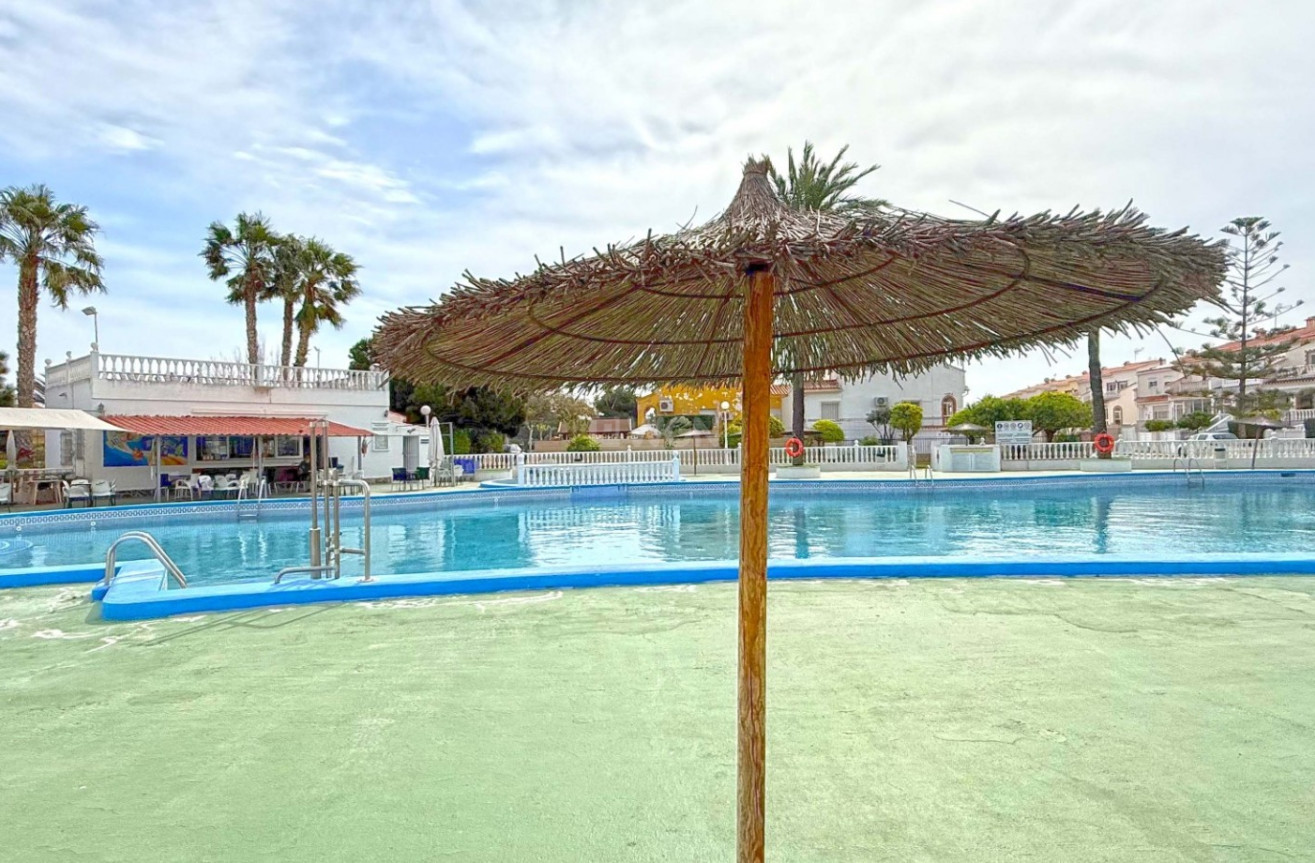 Odsprzedaż - Kamienica - Torrevieja - Costa Blanca
