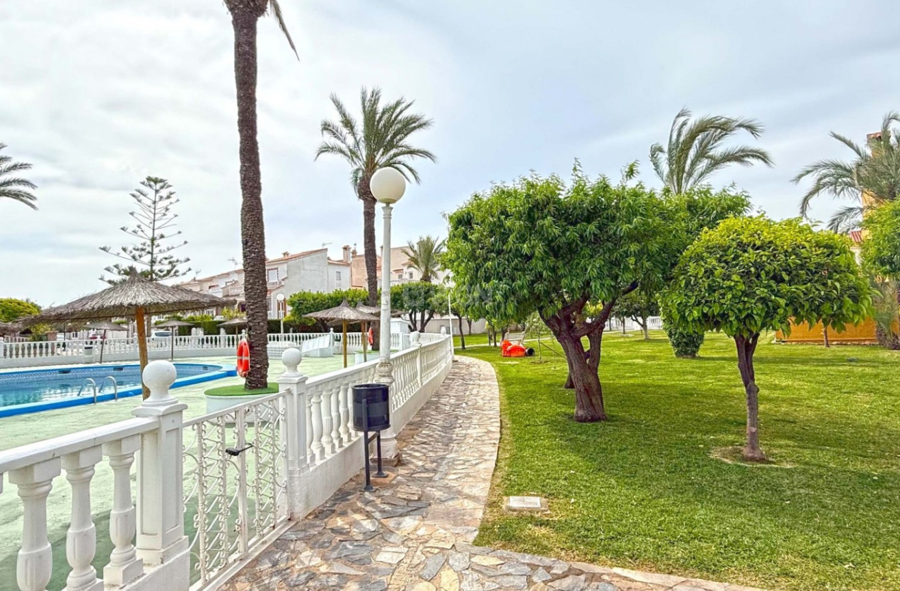 Odsprzedaż - Kamienica - Torrevieja - Costa Blanca