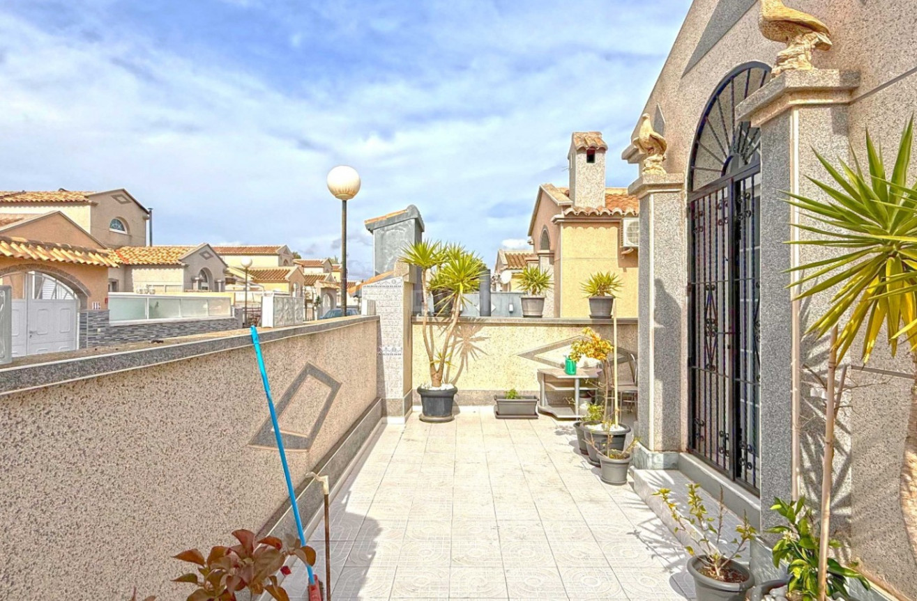 Odsprzedaż - Kamienica - Torrevieja - Costa Blanca