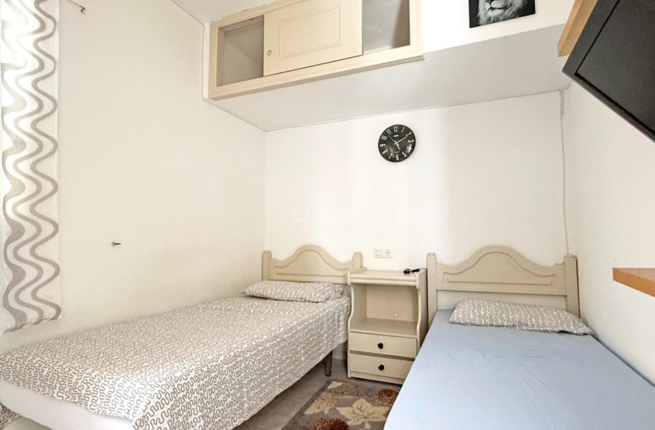 Odsprzedaż - Kamienica - Torrevieja - Costa Blanca