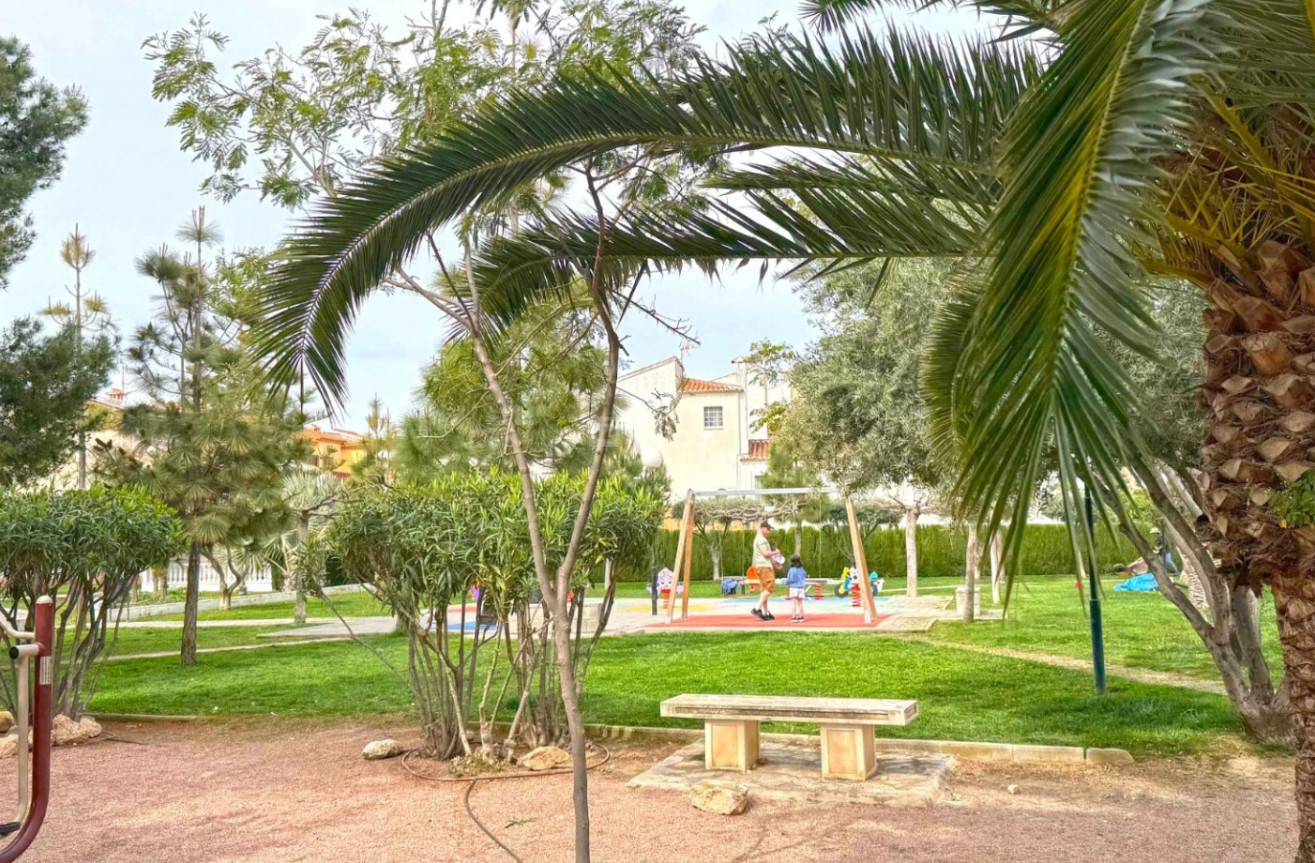 Odsprzedaż - Kamienica - Torrevieja - Costa Blanca