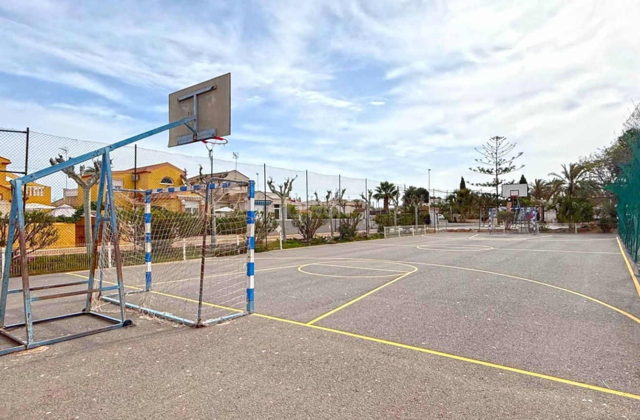 Odsprzedaż - Kamienica - Torrevieja - Costa Blanca