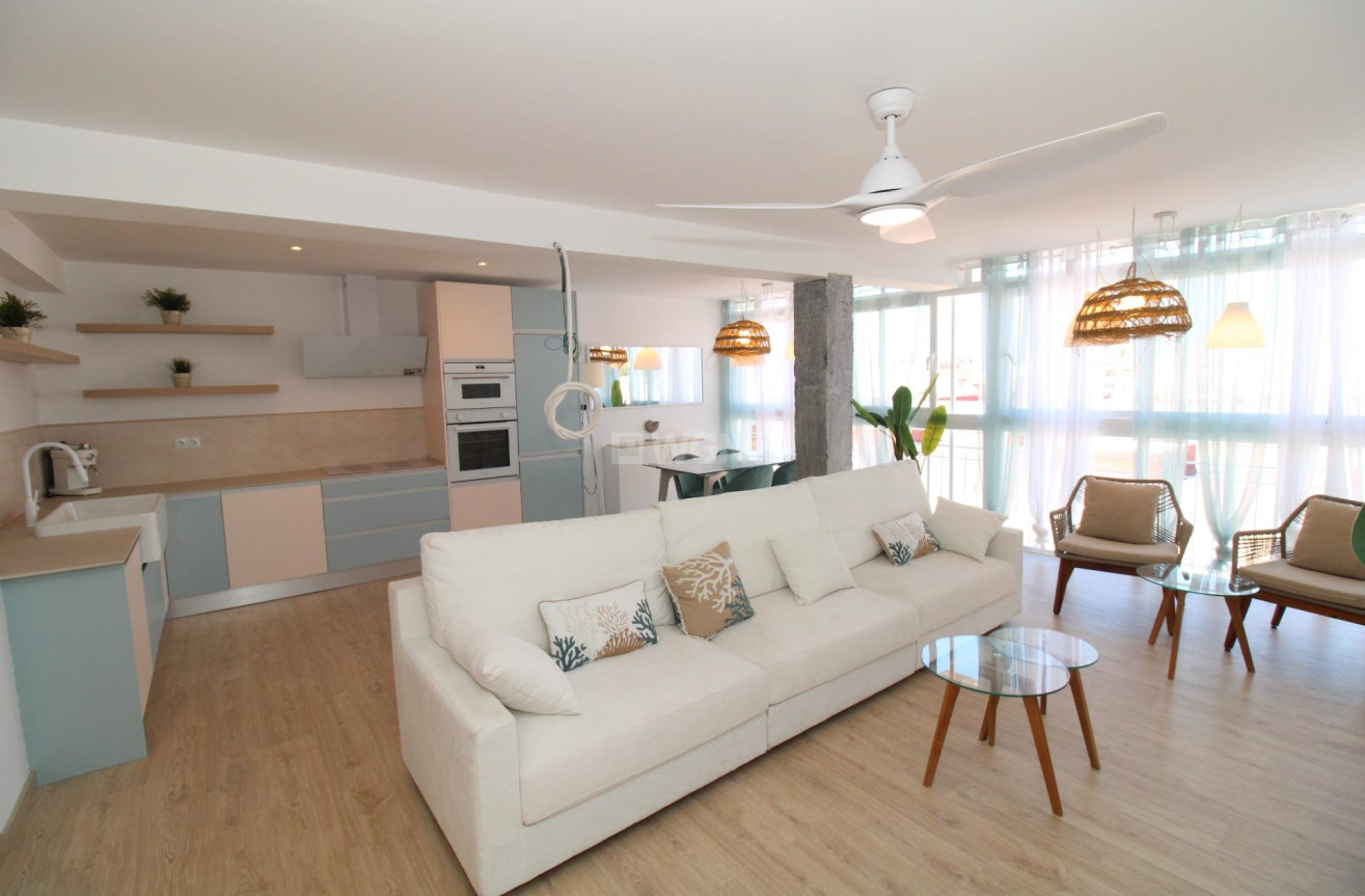 Resale - Penthouse - Lo Pagan - Villananitos