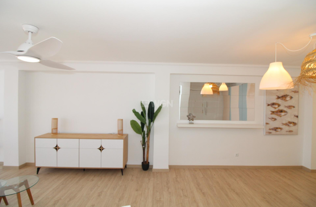 Resale - Penthouse - Lo Pagan - Villananitos