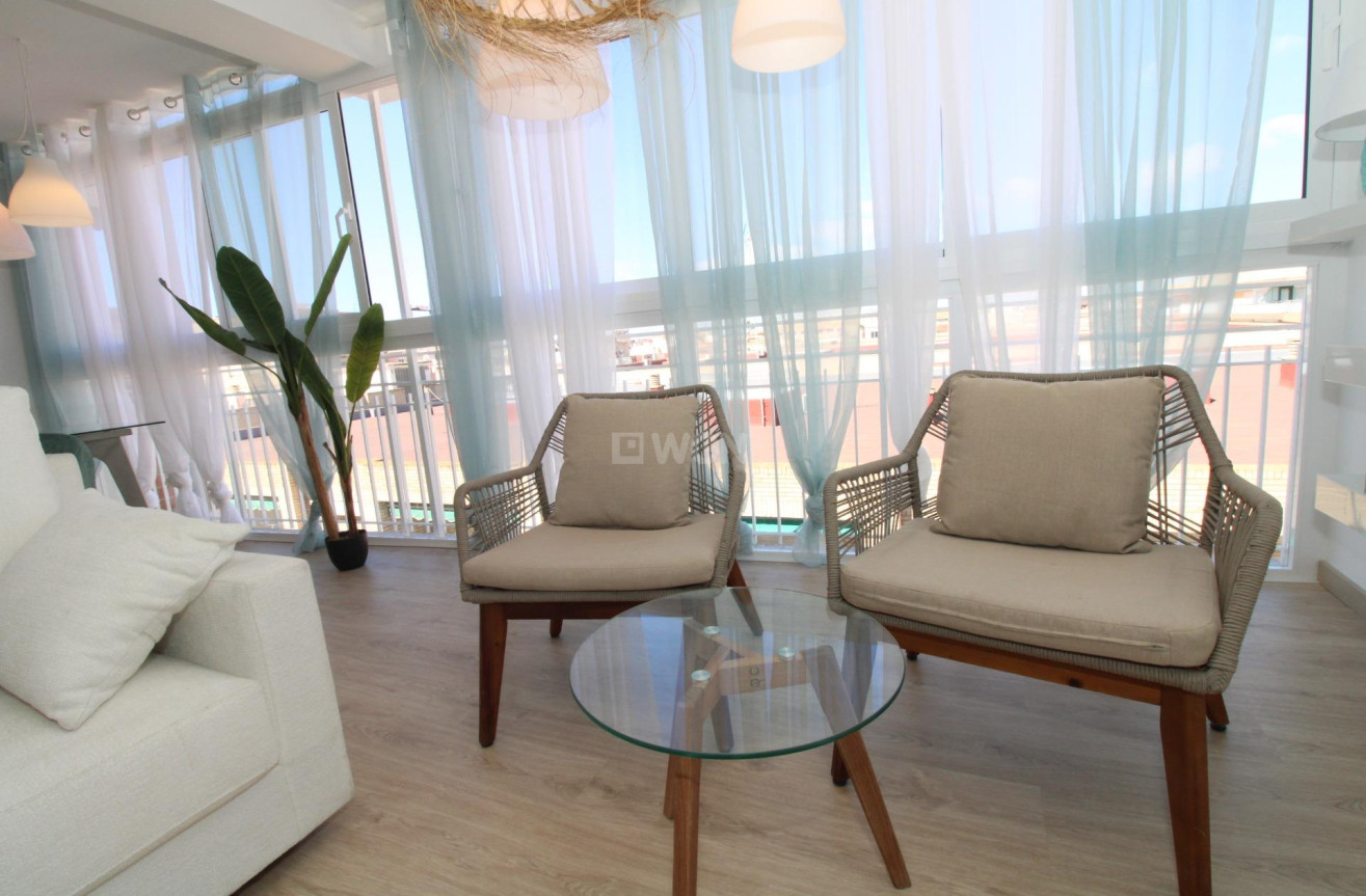 Resale - Penthouse - Lo Pagan - Villananitos