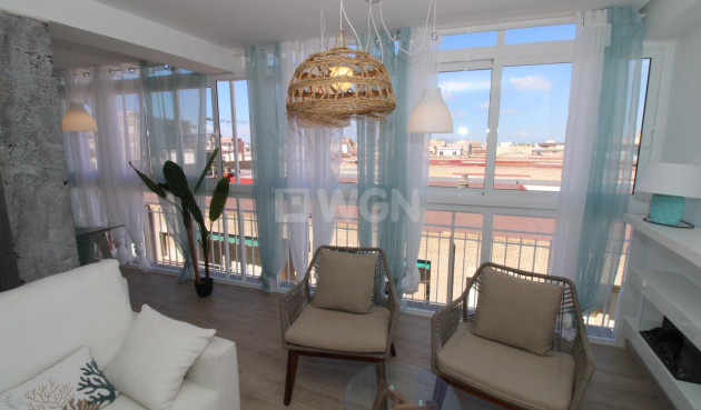 Resale - Penthouse - Lo Pagan - Villananitos