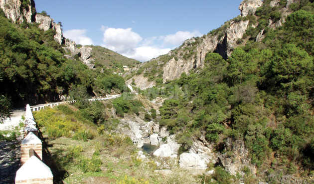 Nowy budynek - Daszek - Benahavís - pueblo