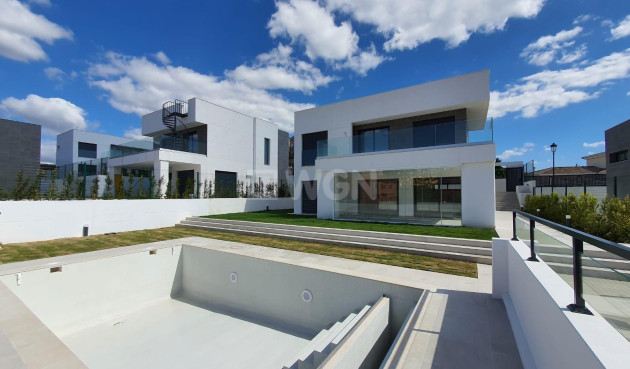 Obra nueva - Villa - Manilva - La Duquesa