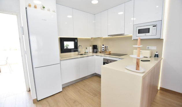 Odsprzedaż - Mieszkanie w bloku - Torrevieja - Costa Blanca