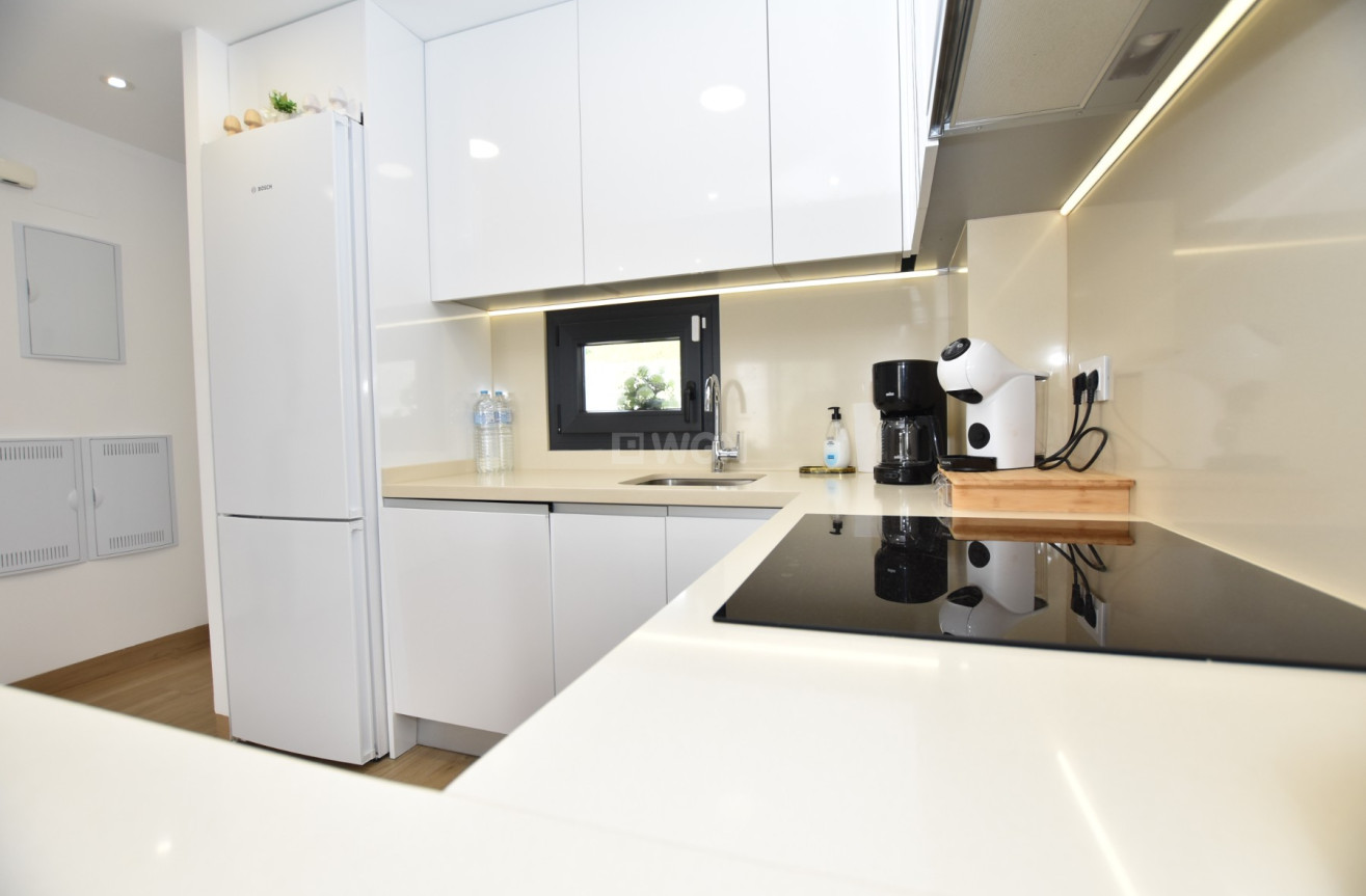 Odsprzedaż - Mieszkanie w bloku - Torrevieja - Costa Blanca