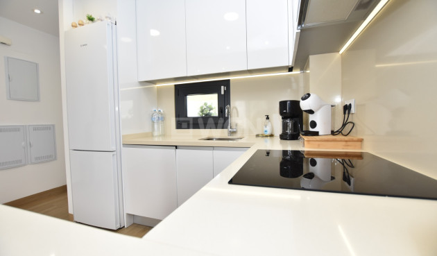 Odsprzedaż - Mieszkanie w bloku - Torrevieja - Costa Blanca