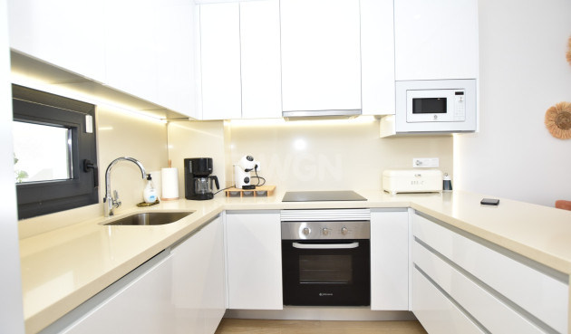 Odsprzedaż - Mieszkanie w bloku - Torrevieja - Costa Blanca