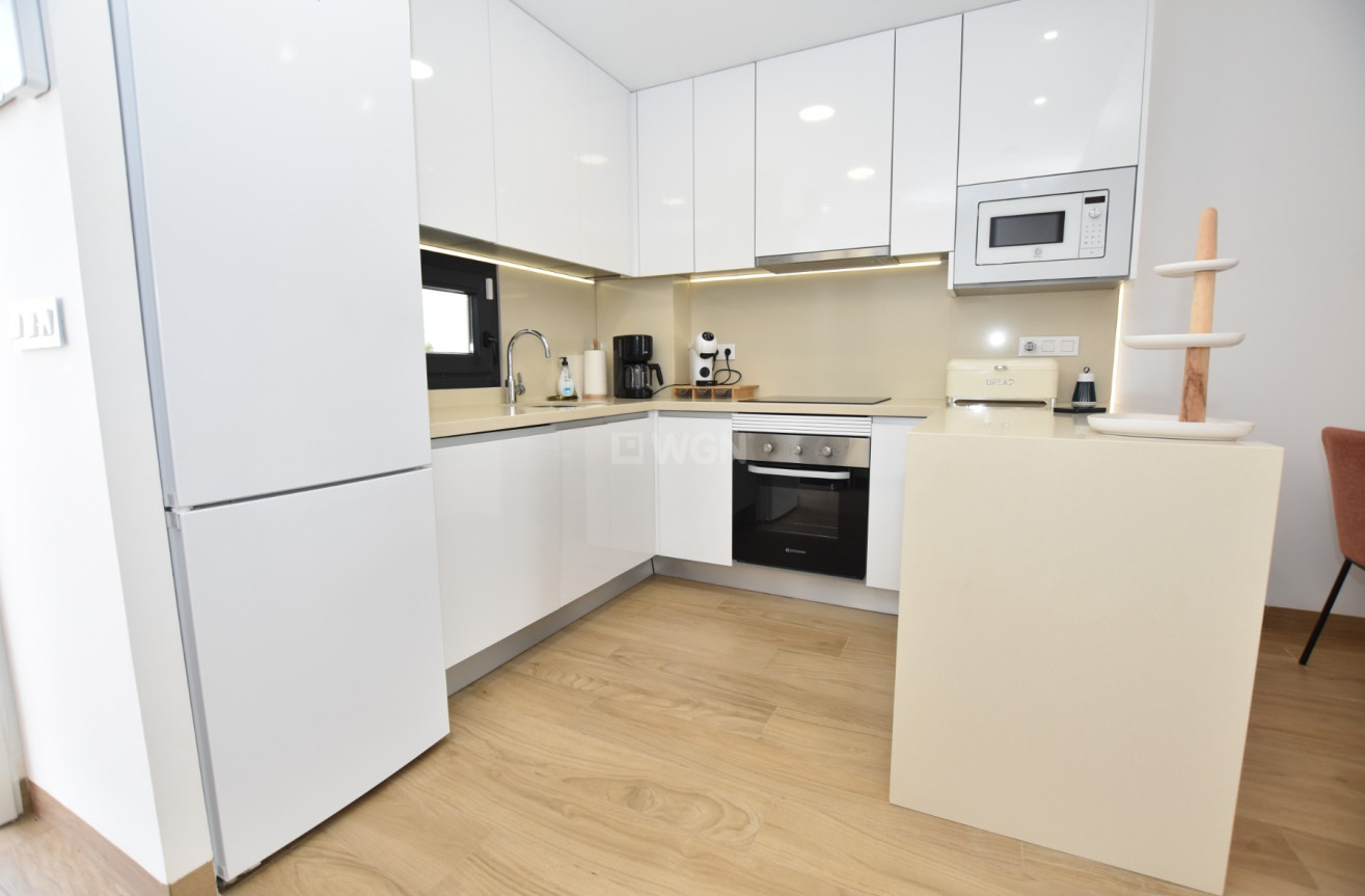 Odsprzedaż - Mieszkanie w bloku - Torrevieja - Costa Blanca