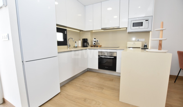 Odsprzedaż - Mieszkanie w bloku - Torrevieja - Costa Blanca