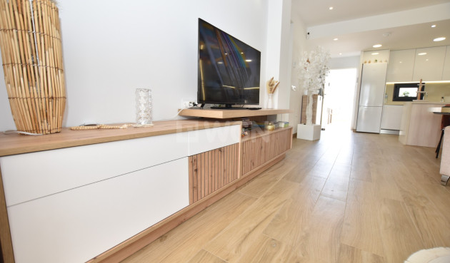 Odsprzedaż - Mieszkanie w bloku - Torrevieja - Costa Blanca