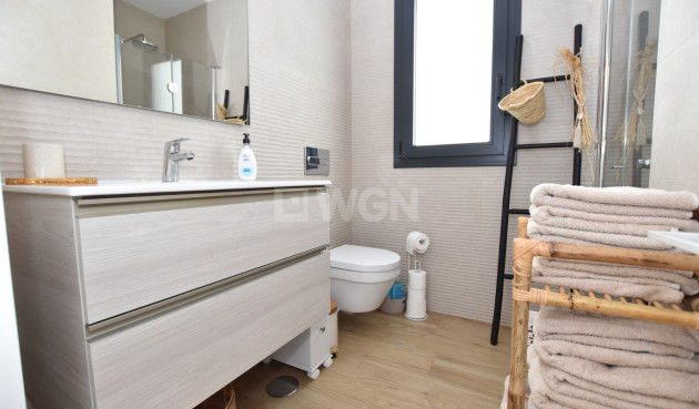 Odsprzedaż - Mieszkanie w bloku - Torrevieja - Costa Blanca