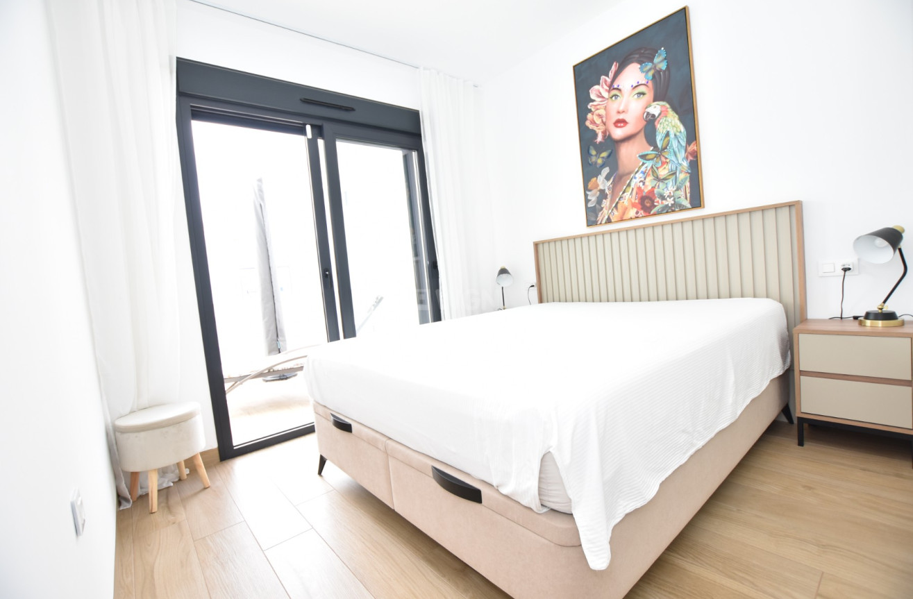 Odsprzedaż - Mieszkanie w bloku - Torrevieja - Costa Blanca