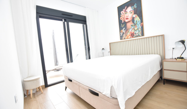 Odsprzedaż - Mieszkanie w bloku - Torrevieja - Costa Blanca