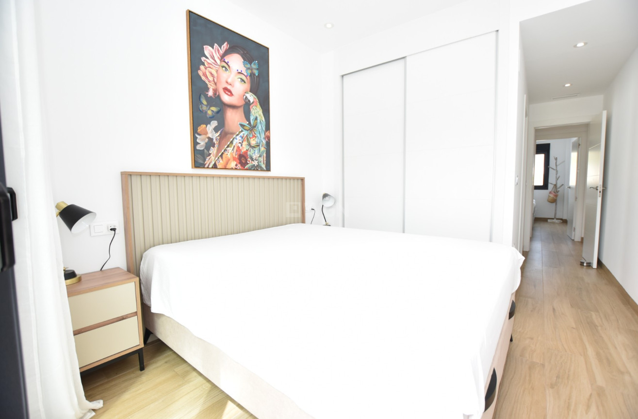 Odsprzedaż - Mieszkanie w bloku - Torrevieja - Costa Blanca