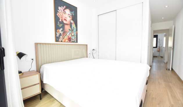 Odsprzedaż - Mieszkanie w bloku - Torrevieja - Costa Blanca