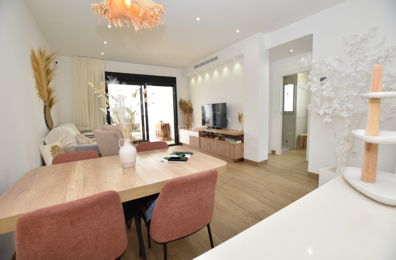 Odsprzedaż - Mieszkanie w bloku - Torrevieja - Costa Blanca