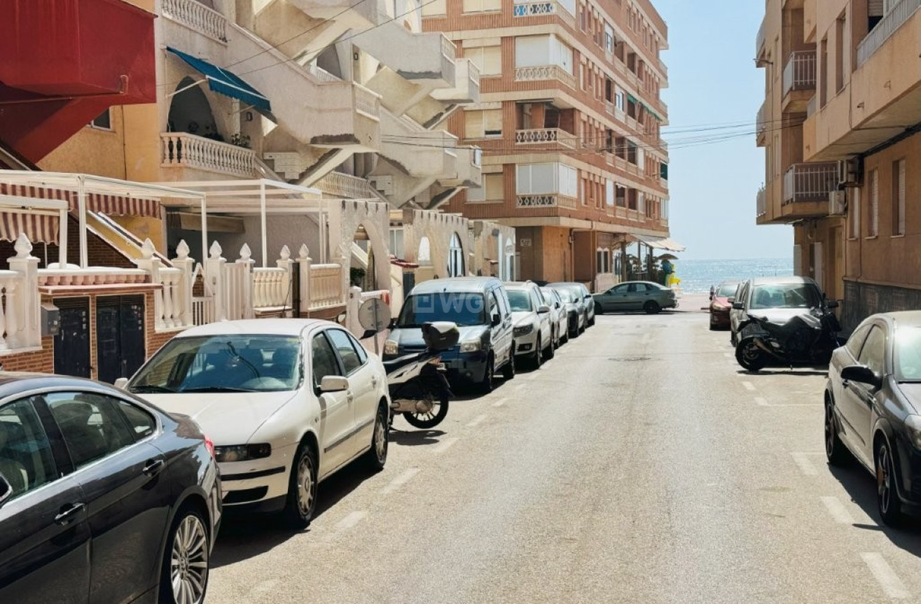 Resale - Apartment / flat - La Mata - Costa Blanca