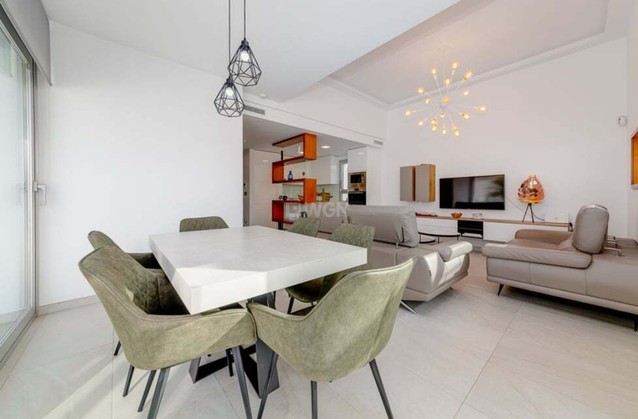 Resale - Villa - El Raso - Guardamar del Segura