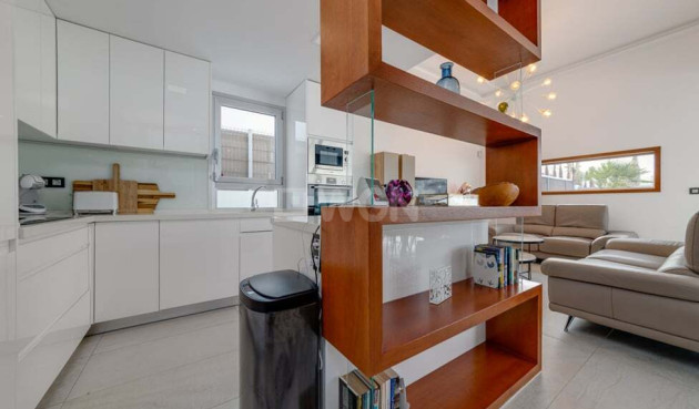 Resale - Villa - El Raso - Guardamar del Segura