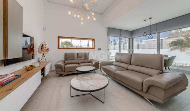 Resale - Villa - El Raso - Guardamar del Segura