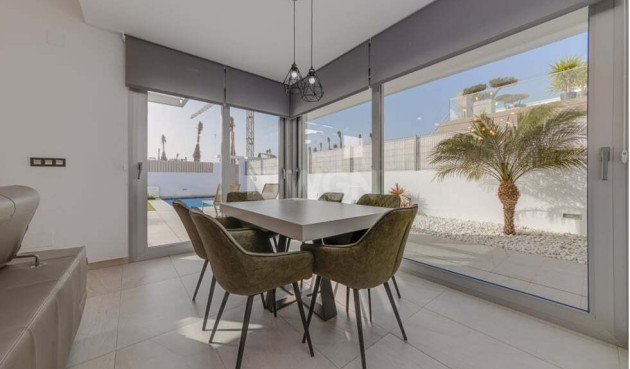 Resale - Villa - El Raso - Guardamar del Segura