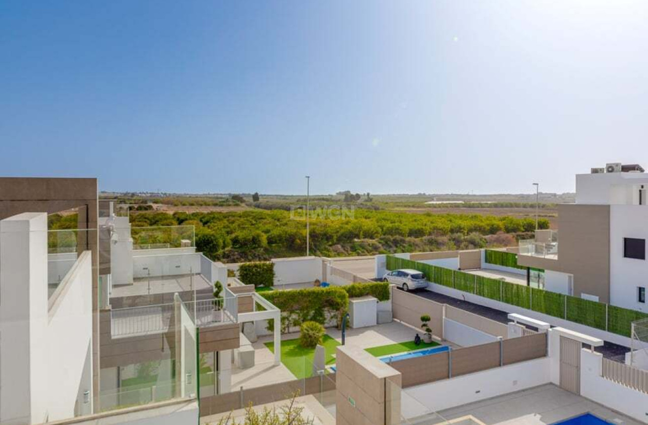 Resale - Villa - El Raso - Guardamar del Segura