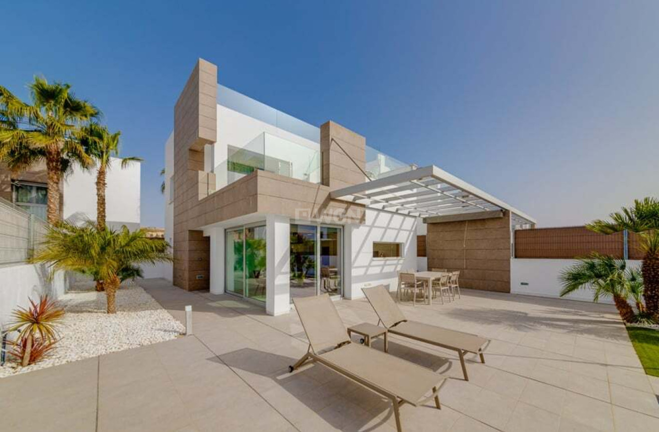 Resale - Villa - El Raso - Guardamar del Segura