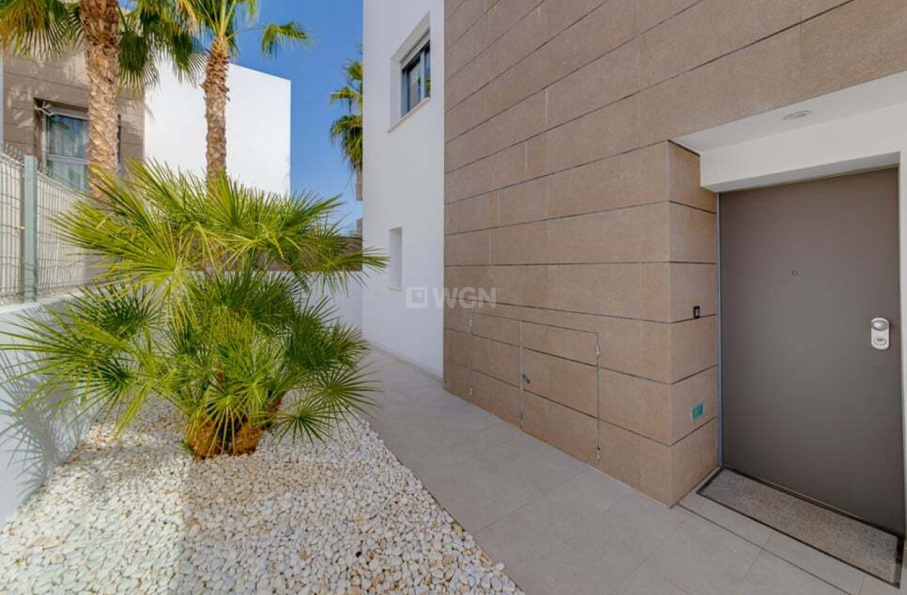 Resale - Villa - El Raso - Guardamar del Segura