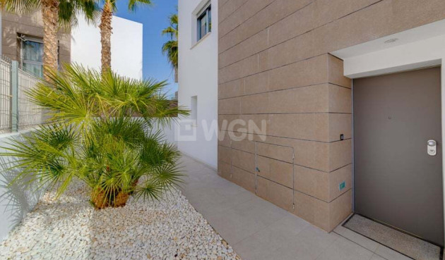 Resale - Villa - El Raso - Guardamar del Segura