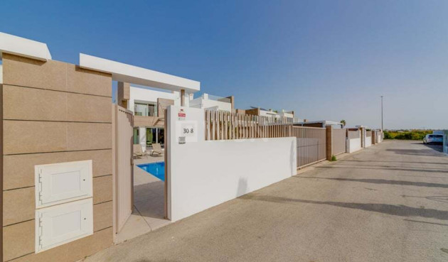 Resale - Villa - El Raso - Guardamar del Segura