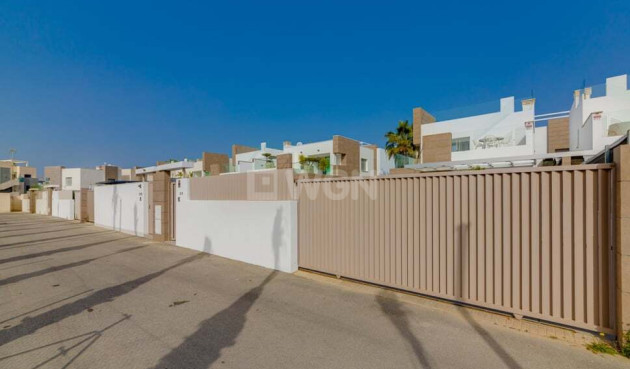 Resale - Villa - El Raso - Guardamar del Segura