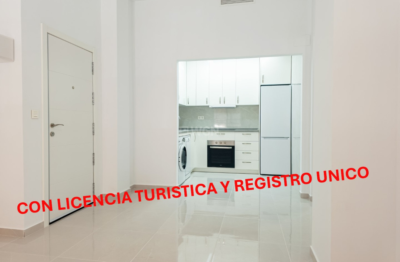 Odsprzedaż - Mieszkanie w bloku - Torrevieja - Costa Blanca