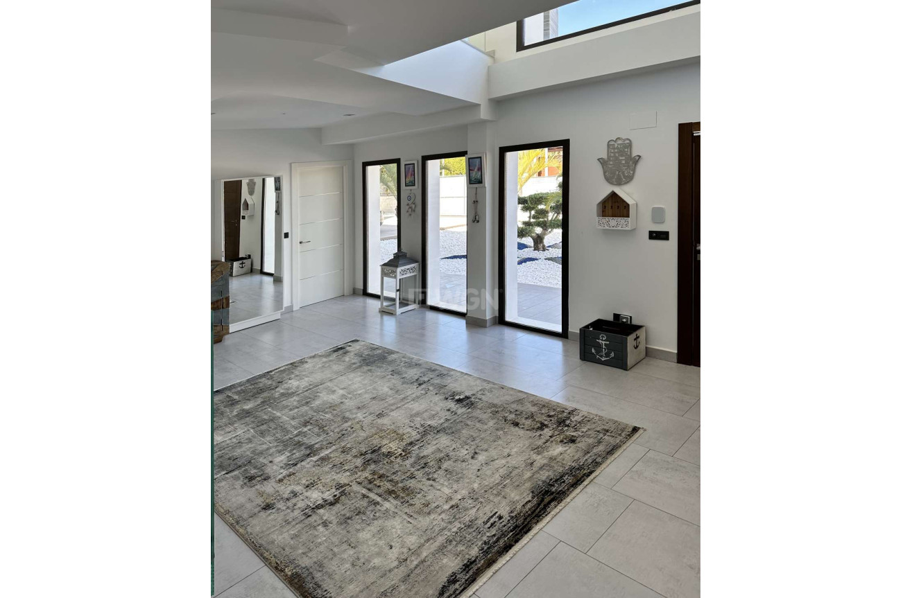 Odsprzedaż - Villa - Jávea - Costa Blanca