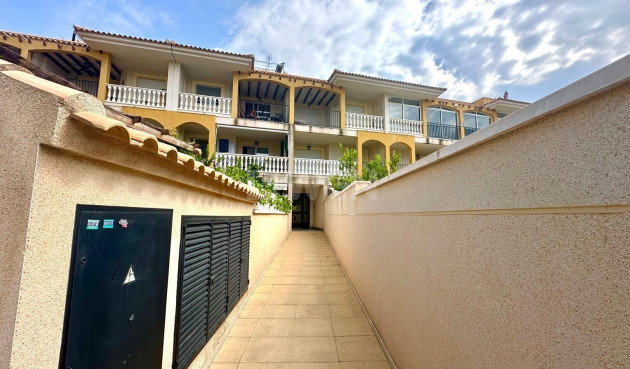 Odsprzedaż - Mieszkanie w bloku - Orihuela Costa - Altos De Campoamor